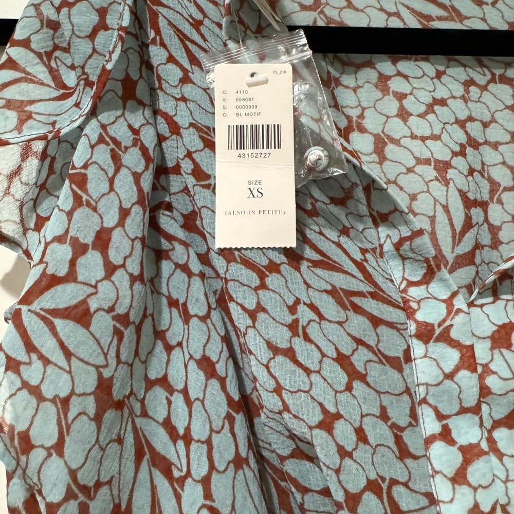 New!! blouse - Picture 4 of 4